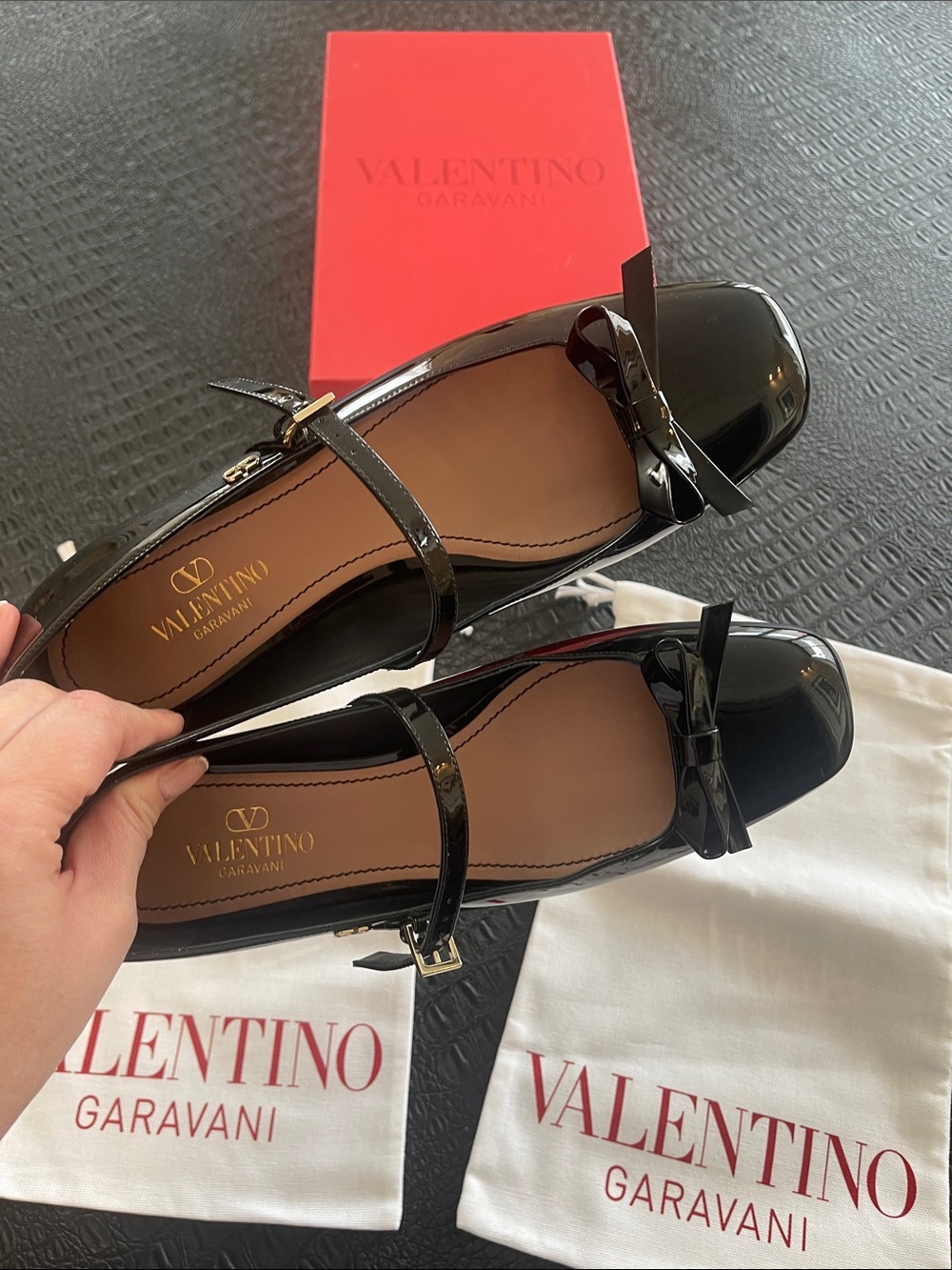 Valentino Garavani Black Patent Leather Mary Jane Ballet Flats Shoe Size 40